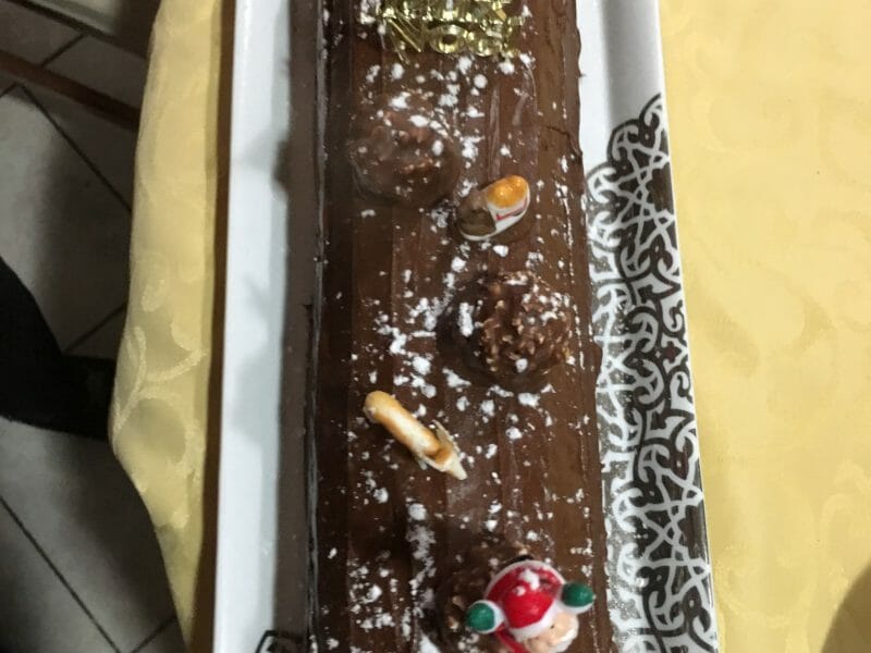Cliquez pour zoomer ! Bûche Ferrero Rocher Thermomix par Lydie13