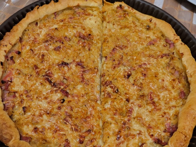 Cliquez pour zoomer ! Tarte aux oignons, lardons et moutarde douce Thermomix par sab307