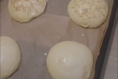 Cliquez pour zoomer ! Pains hamburger Thermomix par sabrina_13031
