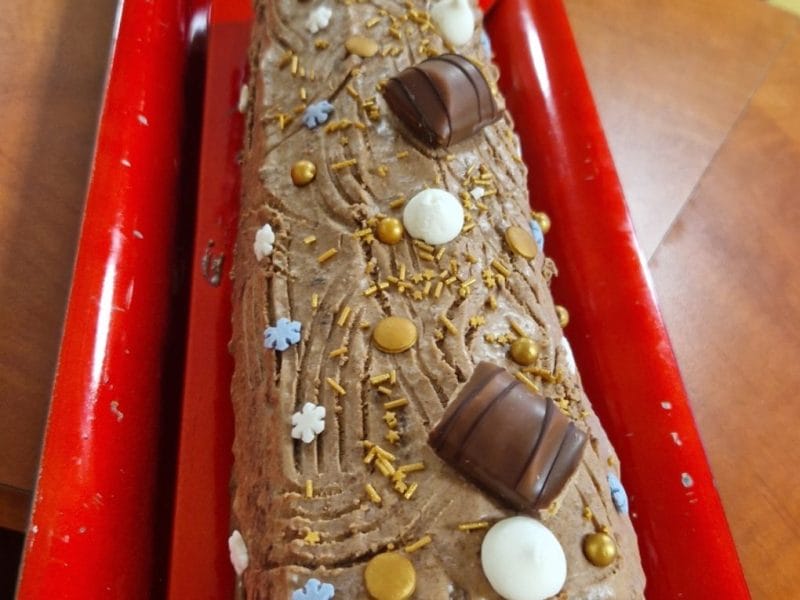 Cliquez pour zoomer ! Roulé au Kinder Bueno Thermomix par Aurélie ♡ 👩🏽🍳