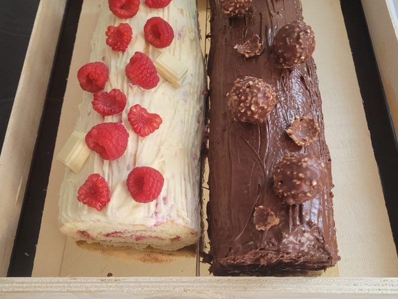 Cliquez pour zoomer ! Bûche de Noël framboises et chocolat blanc Thermomix par youli42