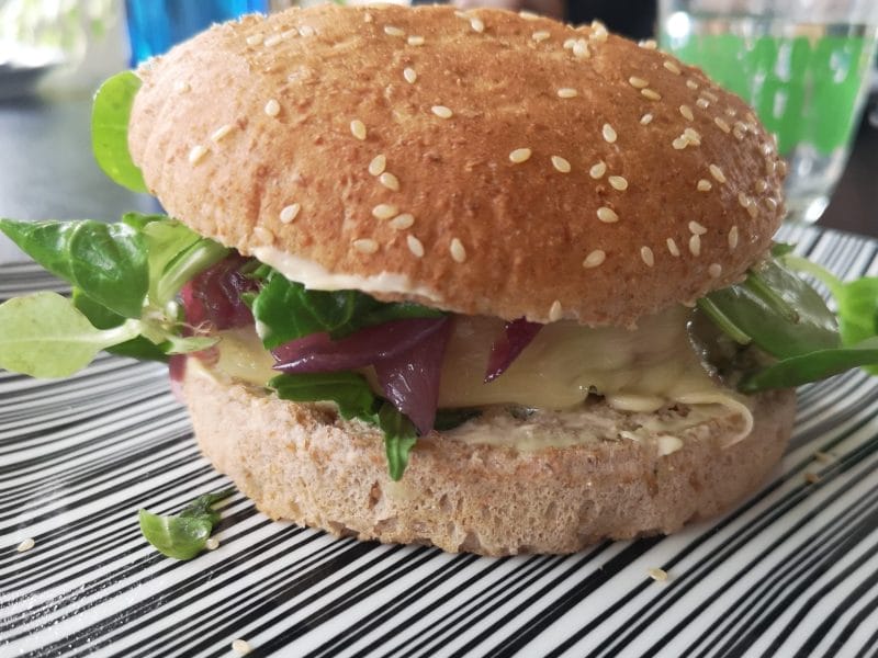 Cliquez pour zoomer ! Burger de boeuf aux olives et oignons caramélisés Thermomix par AlexTiti