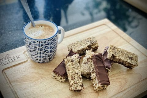 Cliquez pour zoomer ! Barres de céréales à l’avoine, noisettes, banane et chocolat Thermomix par laurie19