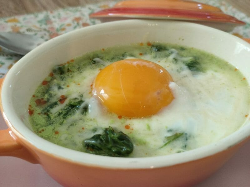Cliquez pour zoomer ! Oeufs cocotte épinards et chorizo Thermomix par Ananasetcie