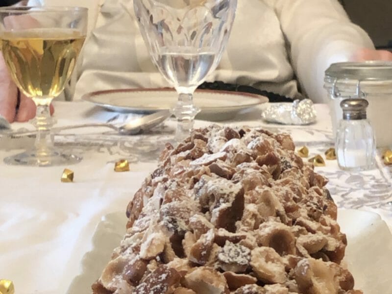 Cliquez pour zoomer ! Bûche pralinée aux éclats de noisettes caramélisés Thermomix par ABS69