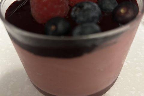 Cliquez pour zoomer ! Mousse à la framboise et son coulis Thermomix par beatrice_225