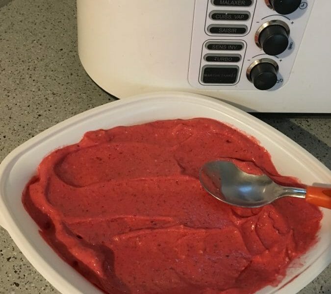 Cliquez pour zoomer ! Glace à la fraise Thermomix par zahyalala