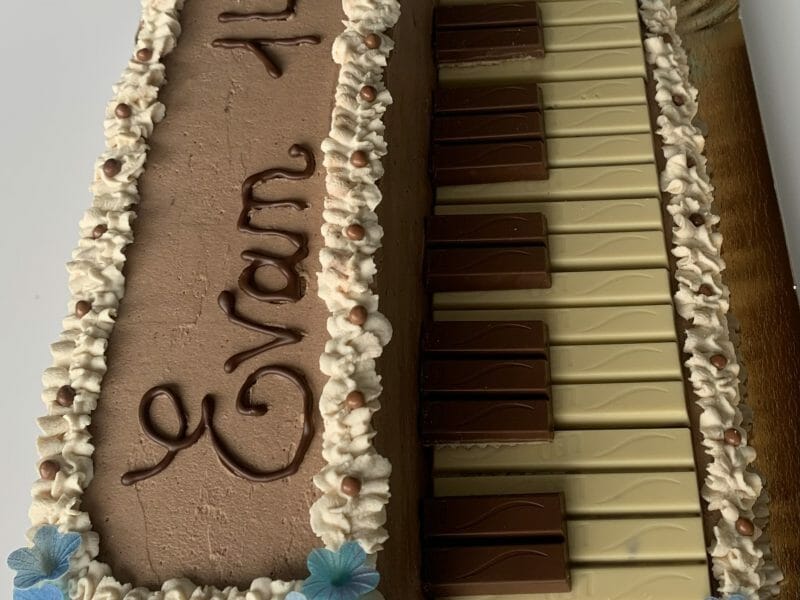 Cliquez pour zoomer ! Layer cake Kinder Bueno Thermomix par piccolarosy