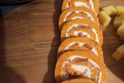 Cliquez pour zoomer ! Roulé à la tomate, saumon et fromage Thermomix par dorianebbbbbb