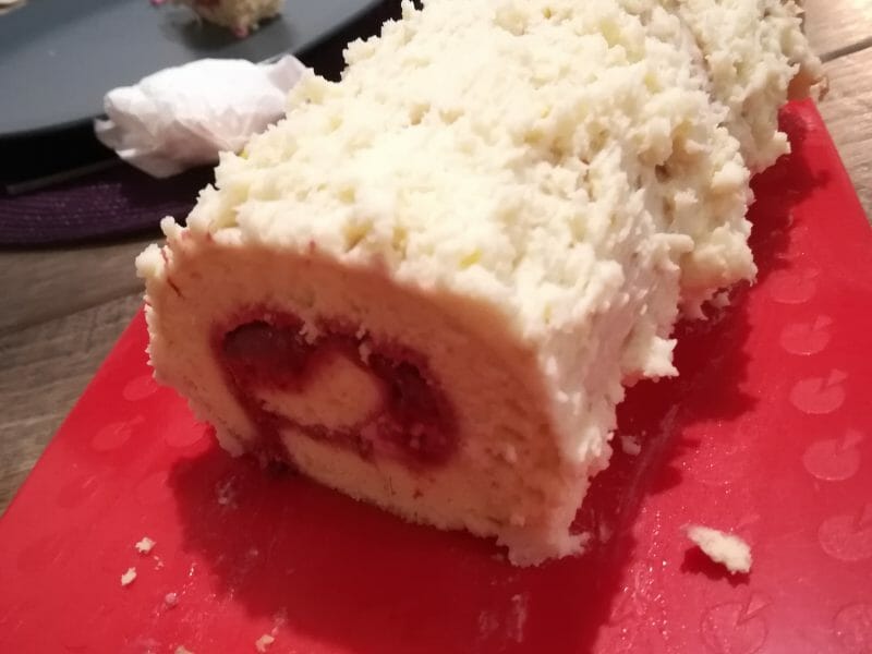 Cliquez pour zoomer ! Bûche de Noël framboises et chocolat blanc Thermomix par Luludev