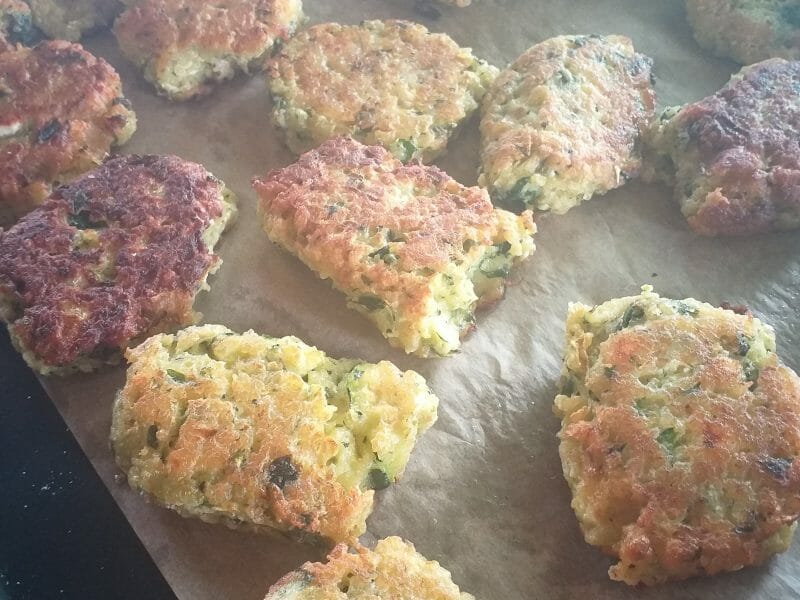 Cliquez pour zoomer ! Galettes de courgettes grecques Thermomix par Lili2906