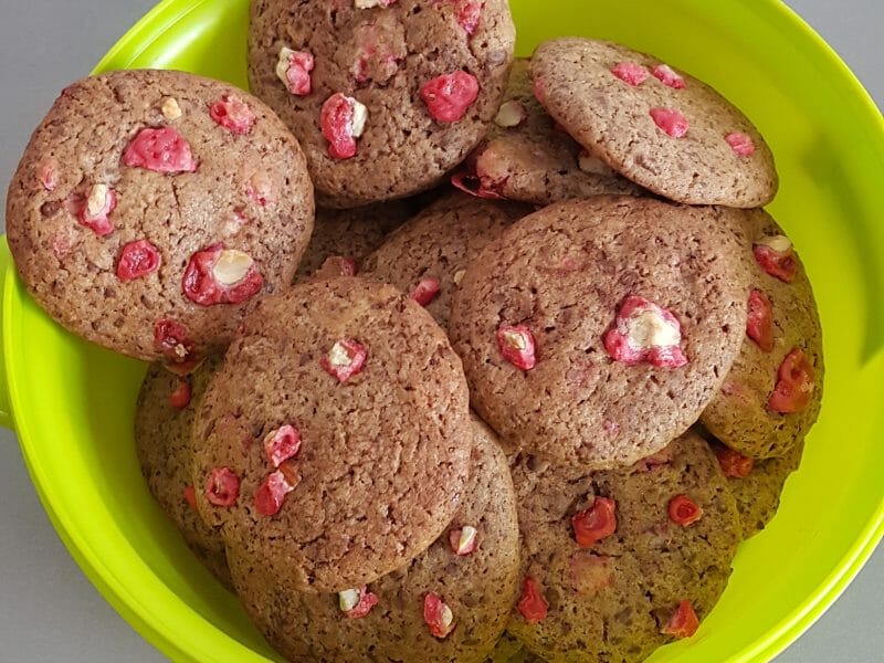 Cliquez pour zoomer ! Cookies aux éclats de pralines roses et pépites de chocolat Thermomix par Adeline 👩🍳