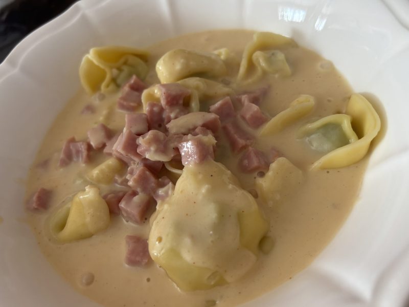 Cliquez pour zoomer ! Tortellini sauce crémeuse au jambon Thermomix par zoe007
