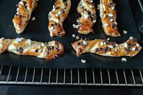 Cliquez pour zoomer ! Torsades crème pâtissière et pépites de chocolat Thermomix par sabine_208