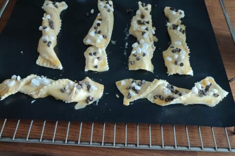 Cliquez pour zoomer ! Torsades crème pâtissière et pépites de chocolat Thermomix par sabine_208