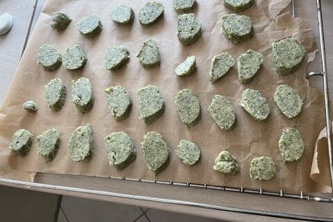 Cliquez pour zoomer ! Sablés apéritifs ail des ours et beaufort Thermomix par melie777