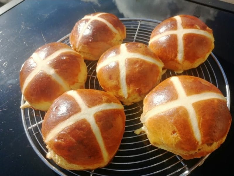 Cliquez pour zoomer ! Hot cross buns – petits pains anglais de Pâques Thermomix par caroline_877