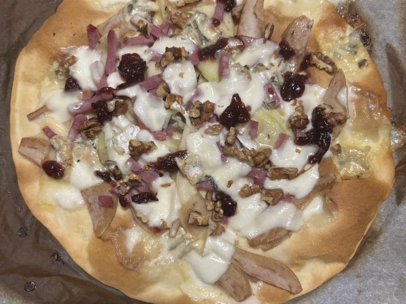Cliquez pour zoomer ! Pizza bacon, poires, gorgonzola et noix Thermomix par ilanlina