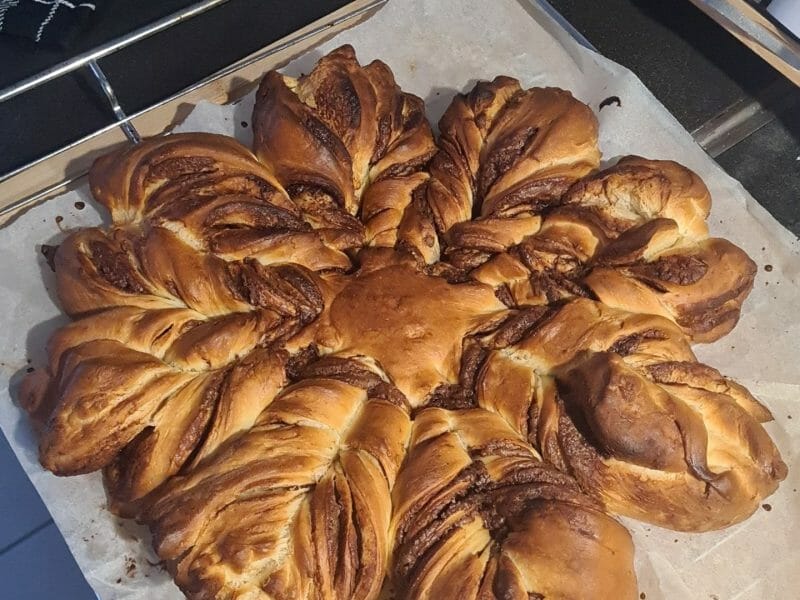 Cliquez pour zoomer ! Brioche étoilée au Nutella Thermomix par samantha_114