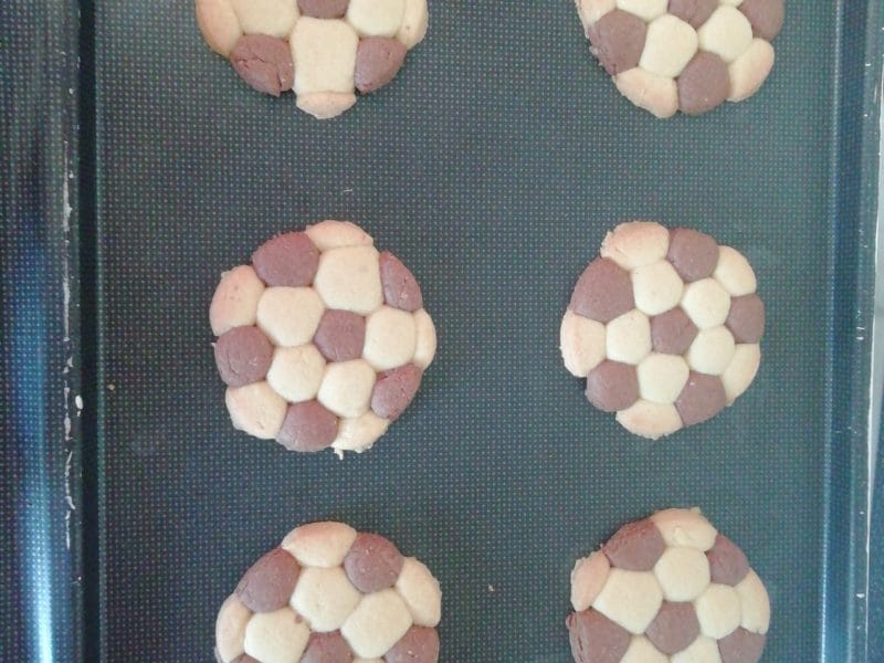 Cliquez pour zoomer ! Biscuits ballon de foot Thermomix par Cece 1669
