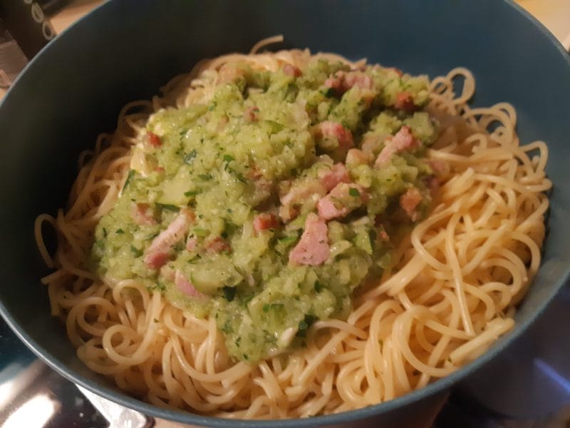 Cliquez pour zoomer ! Pâtes aux courgettes façon carbonara Thermomix par Clairette de die