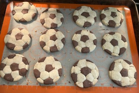 Cliquez pour zoomer ! Biscuits ballon de foot Thermomix par Nathinusa