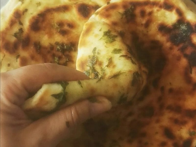 Cliquez pour zoomer ! Naans à l’ail et à la coriandre Thermomix par SabouH. insta: sabouh23