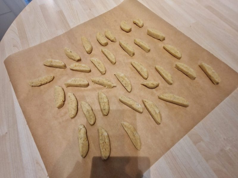 Cliquez pour zoomer ! Biscuits apéritif crème et oignon Thermomix par sonia_528