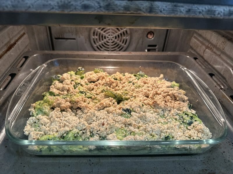 Cliquez pour zoomer ! Crumble courgettes, basilic et parmesan Thermomix par leslycassie