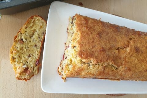 Cliquez pour zoomer ! Cake chèvre, noisettes et lardons Thermomix par Marionmartin