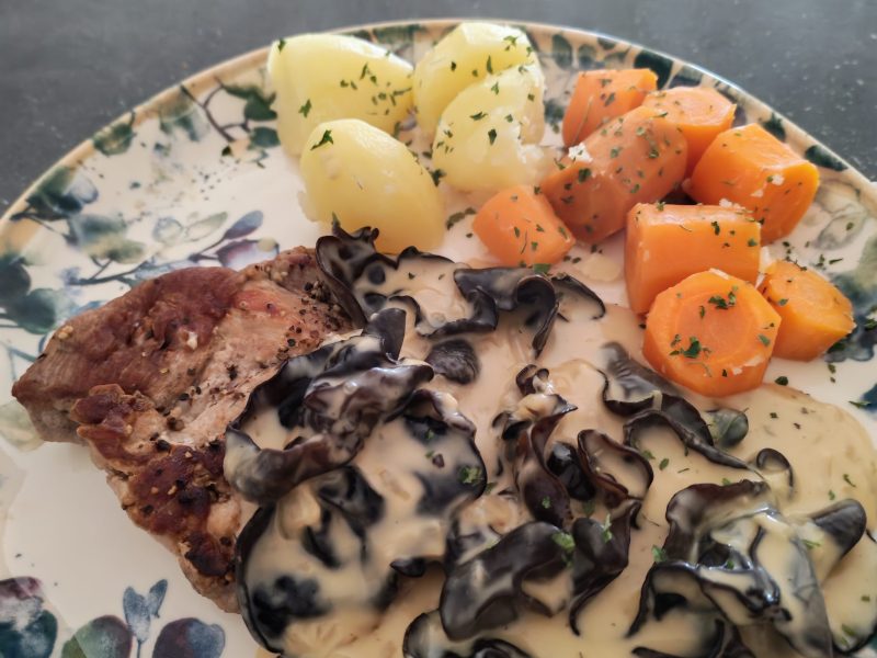 Cliquez pour zoomer ! Côtes de porc et sa sauce moutardée Thermomix par naturailes
