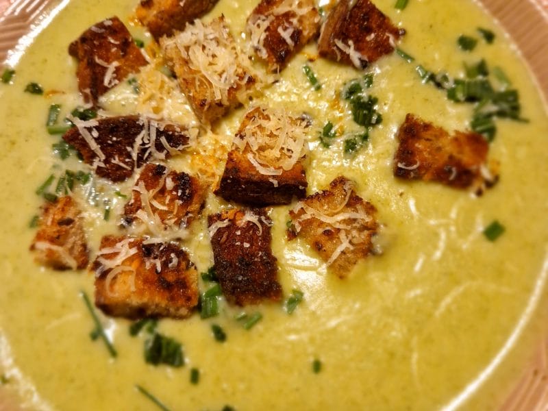 Cliquez pour zoomer ! Soupe de brocolis et pommes de terre Thermomix par naturailes