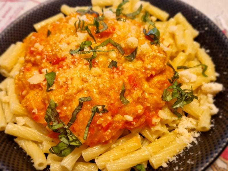 Cliquez pour zoomer ! Pâtes aux tomates et poivrons Thermomix par naturailes