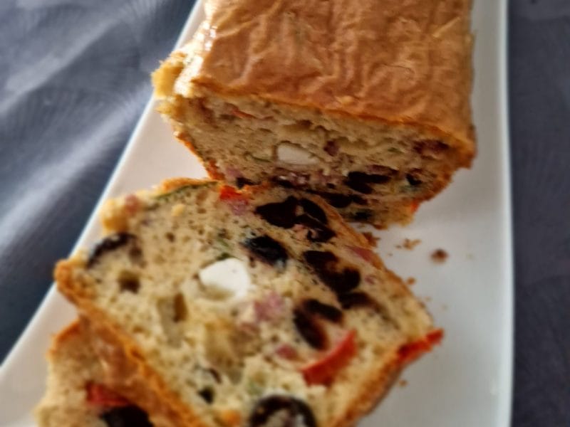 Cliquez pour zoomer ! Cake aux poivrons, fêta et olives Thermomix par naturailes