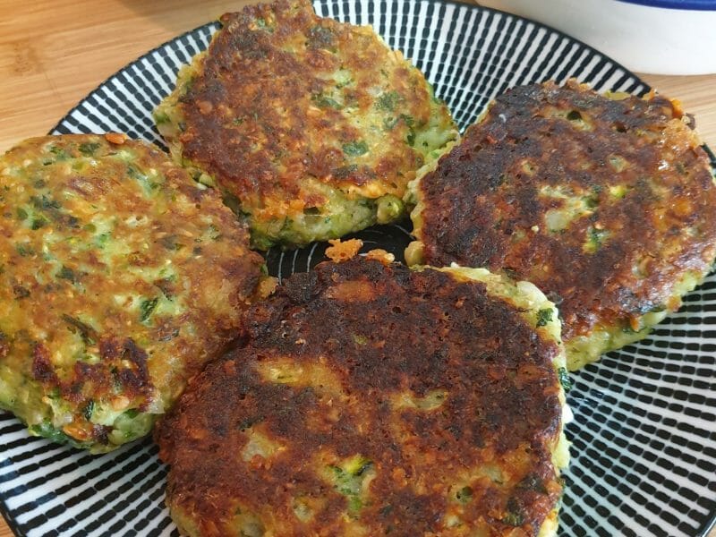 Cliquez pour zoomer ! Galettes de courgettes grecques Thermomix par naturailes