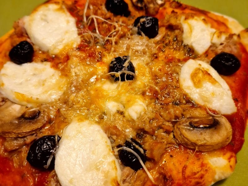 Cliquez pour zoomer ! Pizza au thon et aux olives Thermomix par naturailes