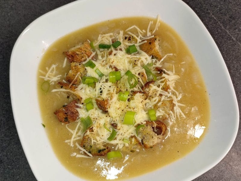 Cliquez pour zoomer ! Gratinée à l’oignon Thermomix par souwws