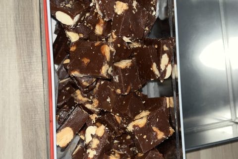 Cliquez pour zoomer ! Caramiel au chocolat et fruits secs Thermomix par MarionBlanc