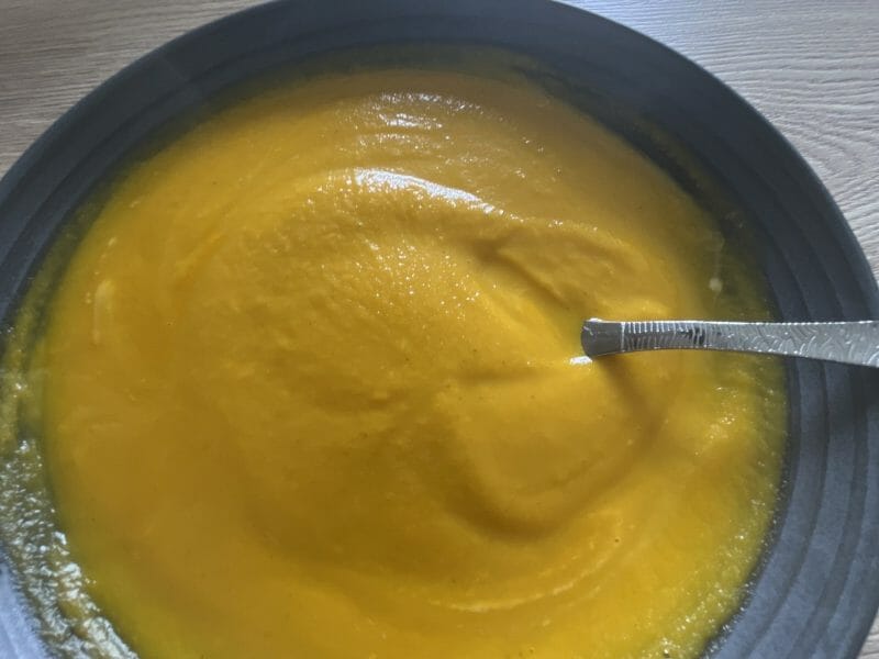 Cliquez pour zoomer ! Velouté carottes et pommes, au lait de coco Thermomix par carolinelbne