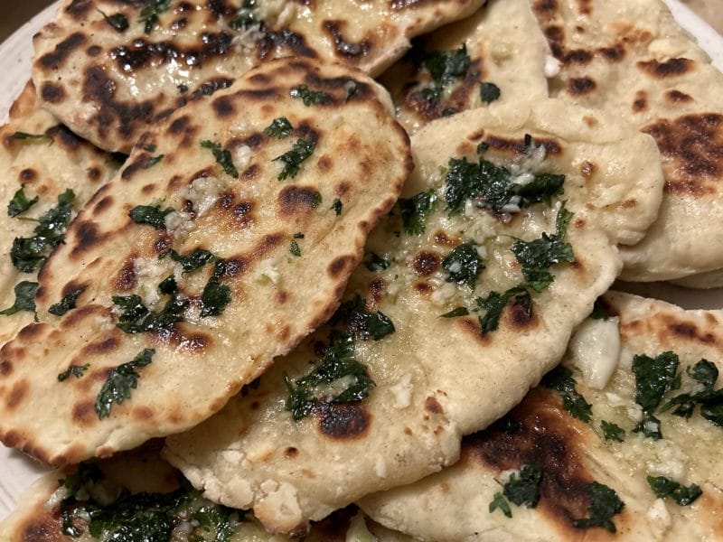 Cliquez pour zoomer ! Naans à l’ail et à la coriandre Thermomix par queenstone
