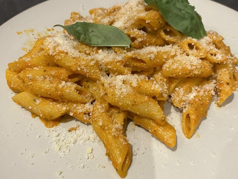 Cliquez pour zoomer ! Pâtes sauce rosée ail et basilic Thermomix par David