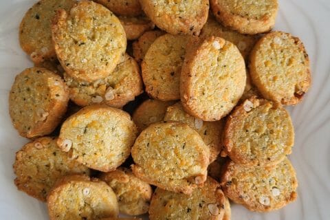 Biscuits apéritif crème et oignon au Thermomix - Cookomix