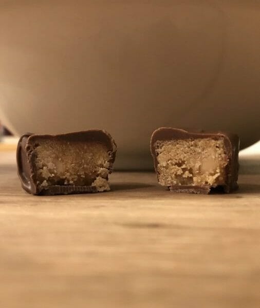 Cliquez pour zoomer ! Caramels aux cacahuètes enrobés de chocolat Thermomix par Marge.S