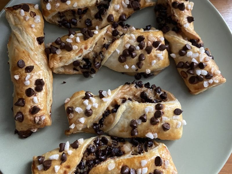 Cliquez pour zoomer ! Torsades crème pâtissière et pépites de chocolat Thermomix par elisa_189