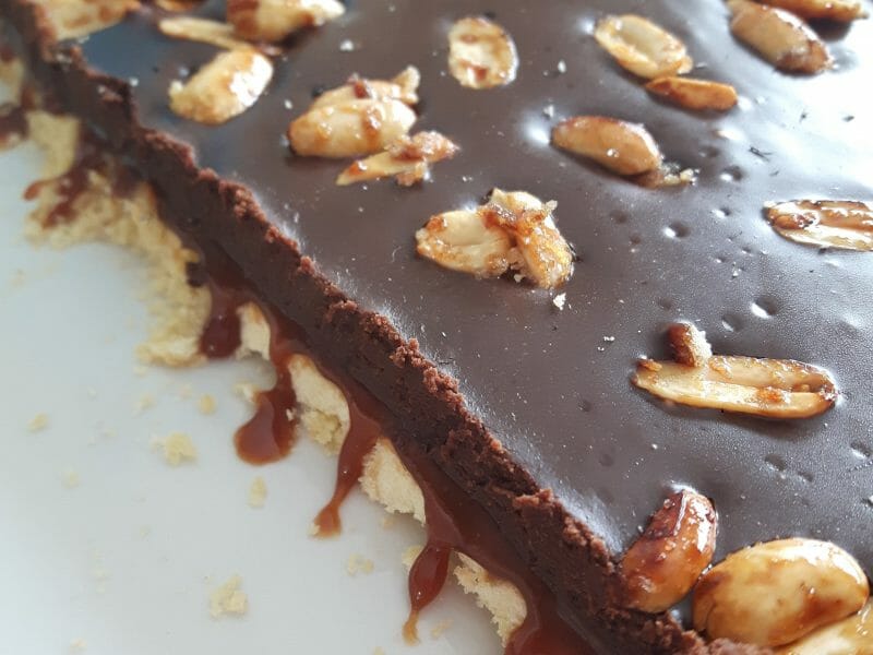 Cliquez pour zoomer ! Tarte au chocolat et cacahuètes caramélisées Thermomix par Sophiecookomix